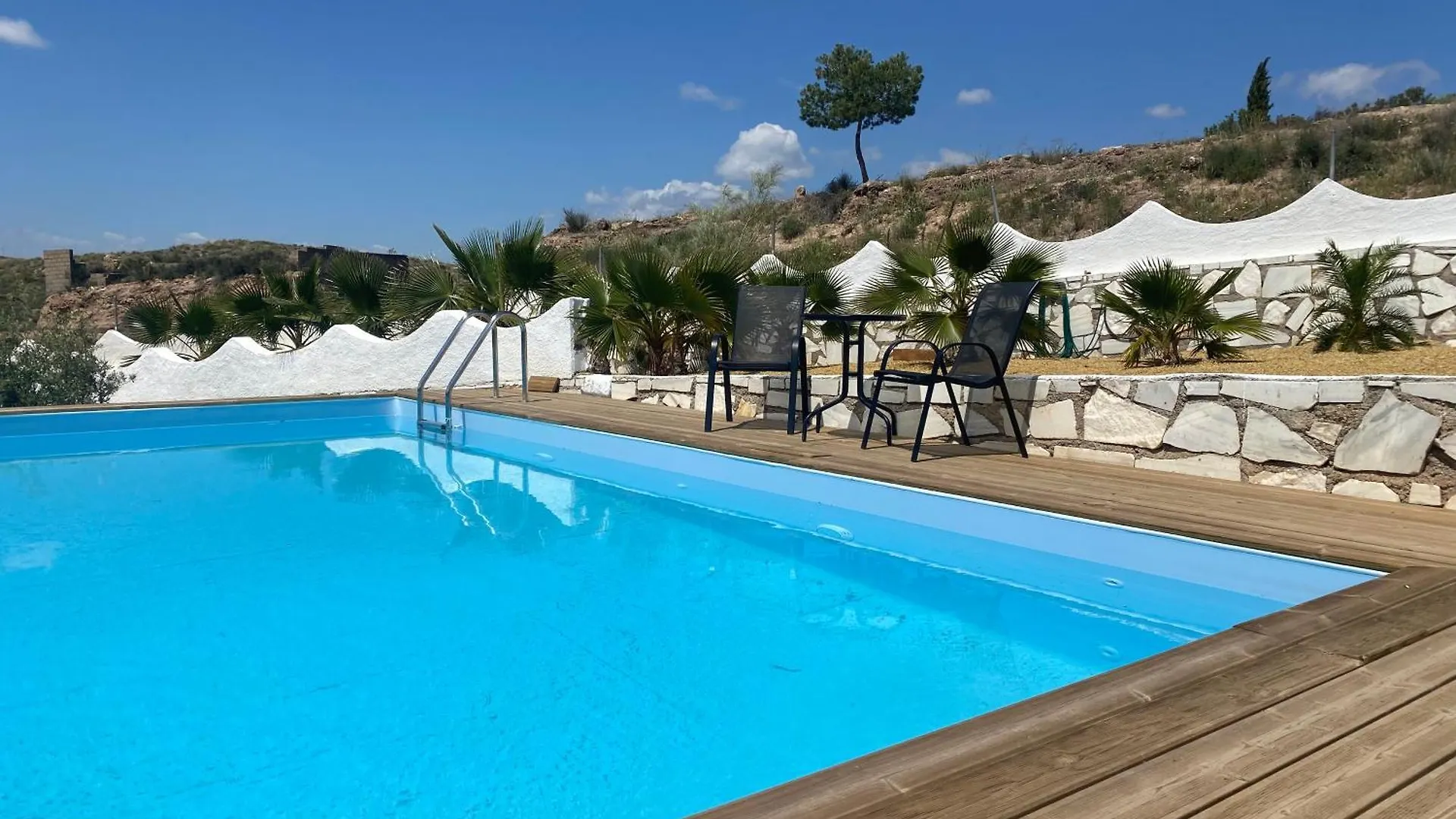 Cortijo Los Corazones Cantoria Bed & Breakfast